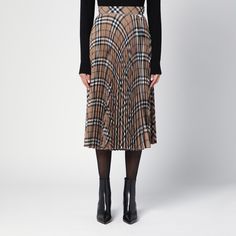 Skirt in wool blend by Burberry, featuring a Check all over pattern, sores, zip waist closure and press studs and side slit. Green Sunglasses, All Over Pattern, Metal Hair Clips, Patterned Scarves, Tshirt Skirt, Metallic Hair, Shirt Skirt, Press Studs, Jean Skirt