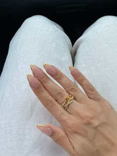 Nails For Wedding Guest Classy, Gold Detail Nails, Nails For Wedding Guest, Nails Wedding Guest, Gold Tip Nails, Short Classy Nails, Hoco Nails, Bridesmaids Nails, Golden Nails