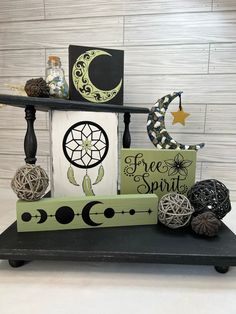 a shelf with some decorative items on it