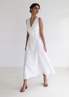 Linen Belted Dress, Wrap Linen Dress, Elegant Linen Dress, Linen Dress Styling, Summer Dress 2024, Linen Dresses Summer Chic, Wrap Up Dress, Linen Fashion Women, Linen Summer Dresses