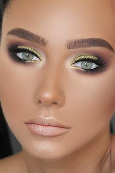 Simple Beach Wedding Ideas, Amazing Wedding Makeup, Makeup Cantik, Cute Eyeshadow, Simple Beach Wedding, Cute Eyeshadow Looks, Wedding Makeup Tips