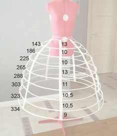 a mannequin is shown with the measurements for it's body and head