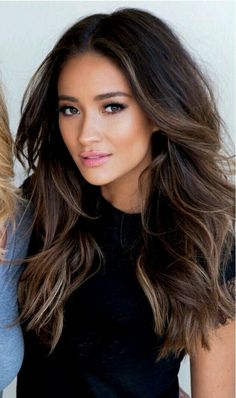 Balayage Spring, Shay Mitchell Hair, Shay Mitchell, Long Brown Hair, Balayage Brunette, Brown Hair With Highlights, Long Layered Hair, Balayage Highlights