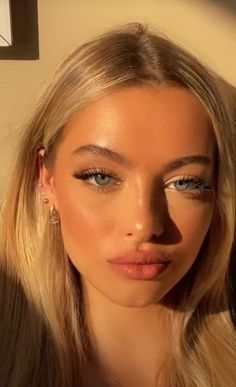 Maquillaje Glowy, Blonde Hair And Blue Eyes, Ball Makeup, Light Makeup Looks, Smink Inspiration, Cute Makeup Looks