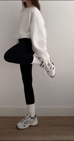 Chic Running Shoes Outfit, How To Style Fila Disruptor, Lazy Jumpsuit Outfit, Short And Long Sleeves Outfits, Cold Sporty Outfit, New Balance 530 Workout Outfit, Casual Sporty Outfits Aesthetic, Rainy Day Movie Outfit, Seattle Wa Outfits