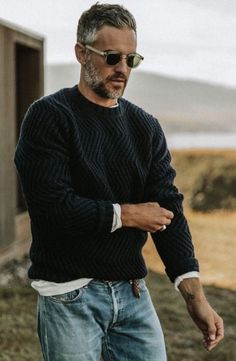 Older Mens Fashion, Wave Sweater, Stylish Men Casual, Mens Fashion Casual Outfits, Stylish Mens Outfits, Men Fashion Casual Outfits, Mens Style, Gentleman Style, 가을 패션