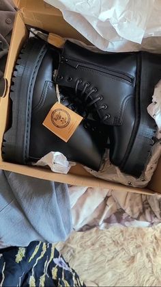 New doc martens mono jadon All Black Doc Martens, Black Docs, Doc Martens Aesthetic, Doc Martens Jadon, Doc Martens Black, Nike Heels, Dr Martens Jadon, Doc Martens Boots, Pretty Shoes Sneakers