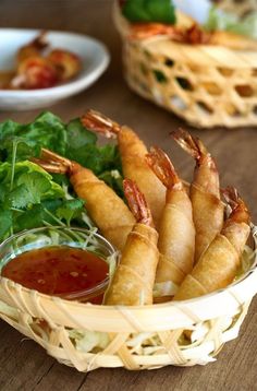 Thai food | Thai Chicken Satay |  Thai chicken | Street Thai food | Thai food design ideas Spring Rolls Recipe Shrimp, Pollo Teriyaki, Shrimp Spring Rolls, Thailand Food, Thai Street Food, Food Platters