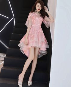 Short Sleeve Tulle Dress For Prom Season, Fitted Knee-length Organza Dress, Fitted Tulle Knee-length Dress, Fitted Knee-length Tulle Mini Dress, Fitted Knee-length Tulle Dress, Short Sleeve Tulle Cocktail Dress, Tulle Mini Dress For Banquet, Short Sleeve Tulle Dress For Banquets, Fitted Tulle Dress With Short Sleeves