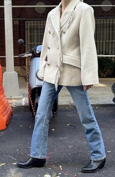 Outfit Inspo Dinner With Friends, Western Business Casual For Women, Winter Rainy Day, Fall Inspo Outfits, Rainy Day Outfit Ideas, Friends Clothing, Rainy Day Style, Rainy Day Outfits, Fashion 23