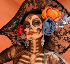 Catrina Costume, Catrina Makeup, Halloween Makeup Sugar Skull, Mexican Artwork, Horror Halloween Costumes, Sugar Skull Halloween, Mexican Culture Art, Couples Halloween Outfits