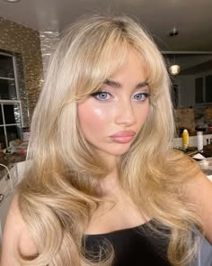 sabrina carpenter makeup Blonde Hair Inspiration, Hair Appointment, American Beauty, Hair Inspo Color, Margot Robbie, Aesthetic Hair, Sabrina Carpenter, Pretty Hairstyles, Hair Looks