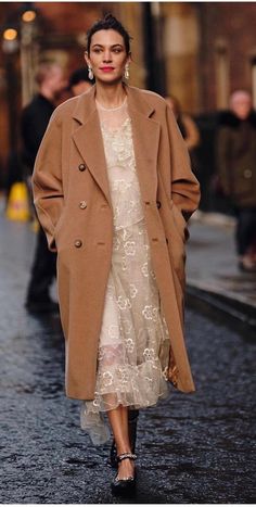 Alexa Chung Style, Cold Fashion, City Outfits, Fashion Blogger Style, Alexa Chung, 가을 패션, Look Casual, Street Chic