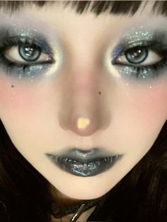 Cute Eye Makeup, Unique Makeup, My Community, Creative Eye Makeup, A Dinosaur