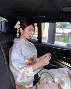 Kyoto Outfit, Yukata Women, Cute Kimonos, Traditional Japanese Kimono, Chinese Hairstyle, Aesthetic Japan, Tokyo Fashion, Japanese Aesthetic, Beautiful Long Hair