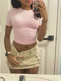 Cargos Outfits, Baddie Latina Outfits, Pink Cargos, Womens Crop Tops, Baddie Latina, Crop Tops Cute, Outfits Latina, Latina Outfits, Latina Fashion Outfits