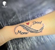 Mom Dad Tattoo Parents Tattoo, Dad Daughter Tattoo, Rip Tattoos For Mom, Tattoo Mom, Mom Dad Tattoo Designs