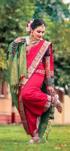 Marathi Nath, Saree Images, Friendship Status, Saree Blouse Designs Latest, Blouse Designs Latest, Beautiful Ladies