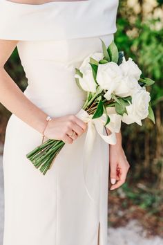 White and green bridesmaid bouquet of roses and natural greenery. For more wedding inspiration, follow @handydallaireevents and check out more stunning wedding photos from Amanda and Dave's Nantucket wedding in our wedding portfolio. | Photo: @zofiaphoto | Nantucket Wedding Planners: @handydallaireevents White And Green Bridesmaid Bouquet, Green Bridesmaid Bouquet, Rose Bridesmaid Bouquet, Portfolio Photo, Stunning Wedding Photos, Nantucket Wedding, White Rose Bouquet, Green Bouquet