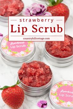 Easy DIY strawberry lip scrub with coconut oil is perfect for exfoliating, making dry, chapped lips feel and look smooth and healthy. The quick exfoliating DIY sugar scrub for lips removes dead skin and moisturises your kissers at the same time. This natural beauty recipe is vegan since it’s a DIY lip scrub without honey. The scrub is a cute homemade gift idea and comes with free printable labels. #lipscrub #sugrascrub #DIYscrub #homemadescrub #coconutoil #beautyrecipe | countryhillcottage.com Free Diy Gift Ideas, Lip Scrub Without Coconut Oil, Lip Scrub Without Honey, Sugar Scrub For Lips, Scrub For Lips, Strawberry Lip Scrub, Lip Peeling, Honey Lip Scrub, Diy Sugar Scrub