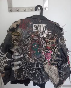 Patched Up Clothes, Punk Jacket Ideas, Trash Jacket, Anarchy Outfit, Punk Trench Coat, Crust Punk Fashion, Punk Jean Jacket, Diy Patches Punk, Crust Jacket