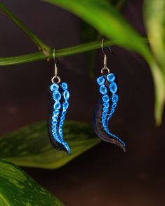 Tentacles are resin printed. Ear wire is silver plated and nickel free. Gift Art, Ear Wire, Art Gift, Jewelry Gift, Jewelry Earrings Dangle, Jewelry Gifts, Silver Plated, Dangle Drop Earrings, Dangle Earrings