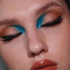 Blue Eye Makeup Red Lips, Blue And Orange Makeup, Techno Makeup, Celestial Hair, Ethereal Makeup, Makijaż Smokey Eye, Dope Makeup, Makeup Eye Looks