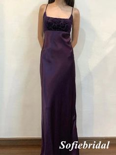 1990s Formal Dress, Dark Purple Dress Hoco, 90s Gown Vintage, Dark Purple Vintage Dress, Prom Dresses 1990, Vintage Homecoming Dresses 90s, Purple Vintage Prom Dress, Vintage Purple Prom Dress, 90s Purple Prom Dress