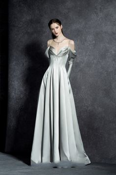 The Atelier Couture, Look Gatsby, Victorian Poetry, Silver Gown, The Atelier, Prom Dress Inspiration, Dreamy Dress