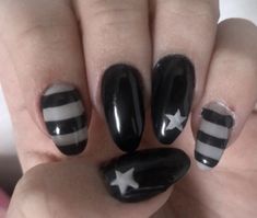 Punk Almond Nails, Therian Nails Ideas, Goth Nails Simple, Nails Acrylic Emo, Nail Ideas Emo, Nail Ideas Goth, Black Nails Short Simple, Cute Short Natural Nails, Yungblud Nails