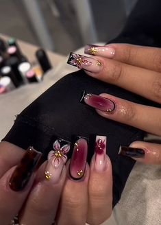 20 Birthday Nails Designs, Esthetician Nail Ideas, Photos To Show Off Nails, Square Nail Ideas Medium Length, Winter Nail Inspo 2024, Stitch Nails Acrylic, Gem Acrylic Nails, Casino Theme Nails, Small Acrylic Nails