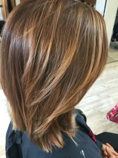 Natural Highlights For Brown Hair, Auburn Hair Styles, Curly Hair Goals, Maroon Hairstyles, Caramel Blonde Hair Color, Caramel Blonde Hair, Girl Hair Dos, Grey Hair Inspiration