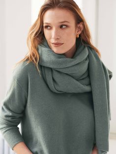 The Cashmere Travel Wrap has been a White + Warren bestseller for over 20 years (and for good reason!). A must-have scarf that doubles as a cozy blanket, the lightweight and breathable cashmere knit will make this the most versatile accessory you’ll ever own. Beloved by celebrities and influencers everywhere, the generous size and supersoft feel works seamlessly for both women and men. Try it over a dress to ward off chilly temps during socially distanced evenings out or pair it with your favori Cashmere Loungewear, Heavy Coat, Influencers Fashion, Stylish Clothes For Women, Top Designer Brands, Womens Clothing Stores