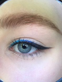 Simple Blue Eyeliner Makeup, Gray Eyeliner Blue Eyes, Minimal Blue Eye Makeup, Blue Eyeliner Looks Simple, Blue Eyeliner For Brown Eyes, Blue Waterline Eyeliner, Blue And Black Eye Makeup, Blue And Black Eyeliner, Blue Liner Makeup