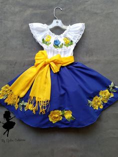 Baby Mexican Dress, Outfit Mexicano, Mexican Style Dresses, Girls Party Outfits, Traditional Mexican Dress, Fiesta Dress, Mexican Party Theme, Mexican Outfit