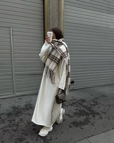 Hijabi Winter Outfits, Street Fashion Inspiration, Modest Street Fashion, Style Fall Outfits, Outfit Muslim