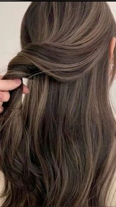 Ash Brown Hair With Highlights, Caramel Hair Highlights, Wedding Hair Colors, Dark Brunette Hair, Brown Hair Looks, Hairstyles For Layered Hair