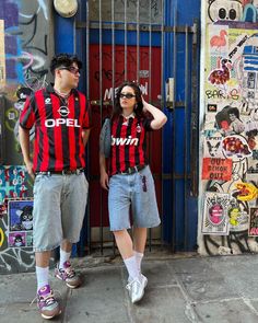 Couple Streetwear Outfits, Bloke Core Outfits, Nyc Dump, Jort Outfits, Couple Streetwear, Streetwear Couple, Jersey Fits