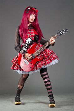 Now this is a wonderful punk lolita. Gothic People, Fashion Reference, Lolita Outfits, Kawaii Harajuku, Awesome Outfits, Alternative Style, Japanese Street, Tokyo Fashion, Gothic Beauty