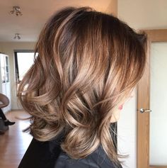 Holding Product, Ombre Bob Hair, Short Hair Blowout, Occasion Hairstyles, Blowout Curls, Light Brown Ombre, Classic Bob Hairstyle, Curled Hairstyles For Medium Hair, Event Hairstyles