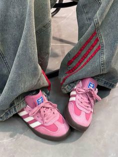 Fall Aesthetic Outfit, Pretty Shoes Sneakers, Adidas Shoes Women, Cute Sneakers, Fresh Shoes, Hype Shoes