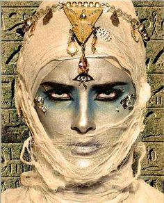 Mummy Makeup, Mummy Costume, Egyptian Mummies, Halloween Mummy, Fx Makeup, Halloween Inspo, Fantasias Halloween, Halloween Make Up, Arabian Nights