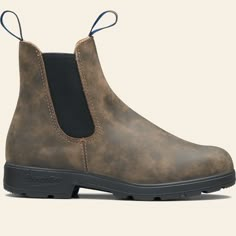 The #2223 Originals high-tops combine a lightweight TPU outsole and waterproof upper to keep you warm and dry. High Top Boots Woman, Pull On Hiking Boots, Womens Outdoor Work Clothes, Pnw Fashion, Mindful Consumption, Blundstone Women, Blundstone Shoes, Blundstone Boots, Side Zip Boots