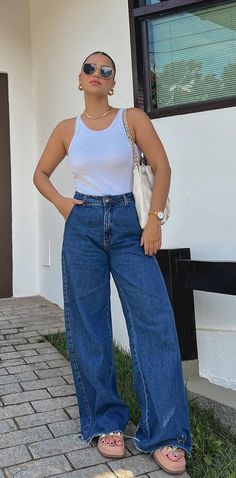 Calças Wide Leg Jeans, Summer 2024 Style Trend, Wide Jeans Outfit Summer, Look Calça Jeans Wide Leg, Pantalon Wide Leg Outfit, Look Com Calça Wide Leg Jeans, Wide Leg Outfit Jeans, Wide Leg Denim Pants Outfit, Look Wide Leg Jeans