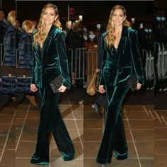 Green Velvet Women Suits Long Sleeve Double Breasted Notched Lapel Loose 2 Piece Jacket Pants Green Velvet Suit For Women, Velvet Green Suit, Emily Richards, Bridesmaid Suits, Green Velvet Skirt, Mode Hippie, Elegant Blazers, Women Suits, Fashion Top Outfits