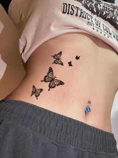 Cute Medium Sized Tattoos, Hip Tattoos Women Medium Size, Cover Up Tattoos Leg, First Tattoo Ideas Female, Tattoos To Get With Your Mom, Baddie Tats Hip, Tatoos Woman Ideas, Under Bootie Tattoo, Small Stomach Tattoos Women