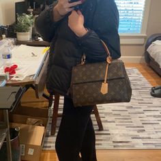 -Cluny Bb Brown/Pink Monogram Canvas -Straps Detachable -100% Authentic -2 Pockets Inside And A Zipper On The Front - 12.6 X 8.9 X 4.7 Inches (Lengthxwidthxheight) -Goes For $2.5k Louis Vuitton Crossbody Bag, Louis Vuitton Crossbody, Bags Louis Vuitton, Pink Monogram, Louis Vuitton Bags, Monogram Canvas, Louis Vuitton Bag, Inside Pocket, Crossbody Bag