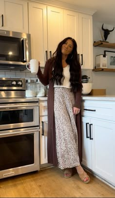 Casual Day At Work Outfit, Work Outfits Women Midi Skirt, Work Outfit Inspo Casual, Casual Hang Out Outfit, Fancy Mom Outfit, Traditional Latin Mass Outfit, Mid Size Church Outfits, 50 Year Old Mom Outfits, Mom 30s Style