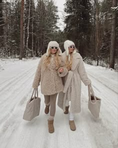 Winter Outfits Nyc, Winter Going Out Outfits, Winter Outfits Blackgirl, Winter Outfits Korean, Love Rosie, Foto Best Friend, Looks Adidas, 00s Mode, Stile Blair Waldorf