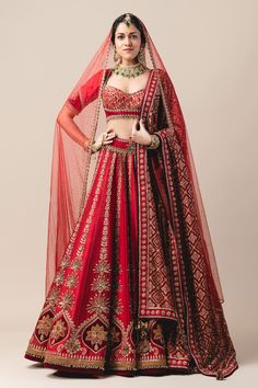 Golden Red Lehenga Brides, Bridal Lengha With Double Dupatta, Burgundy Lehenga, Golden Bridal Lehenga, Wedding Lengha, Maroon Dupatta, Golden Lehenga